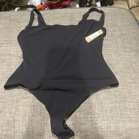 Skims Fits Everybody Square Neck Bodysuit - Picture 4 of 10